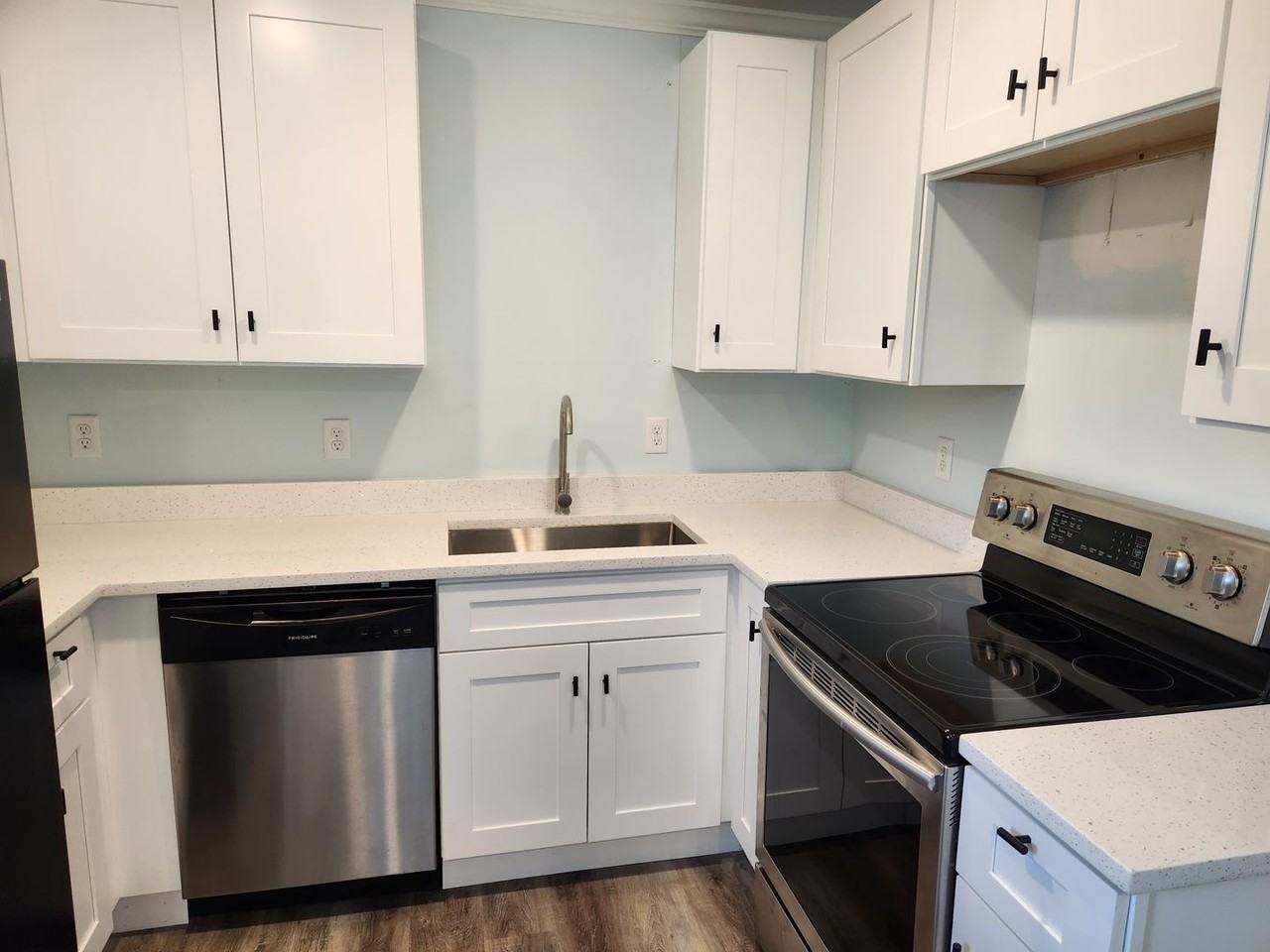307 Rush St - Photo 2 of 8