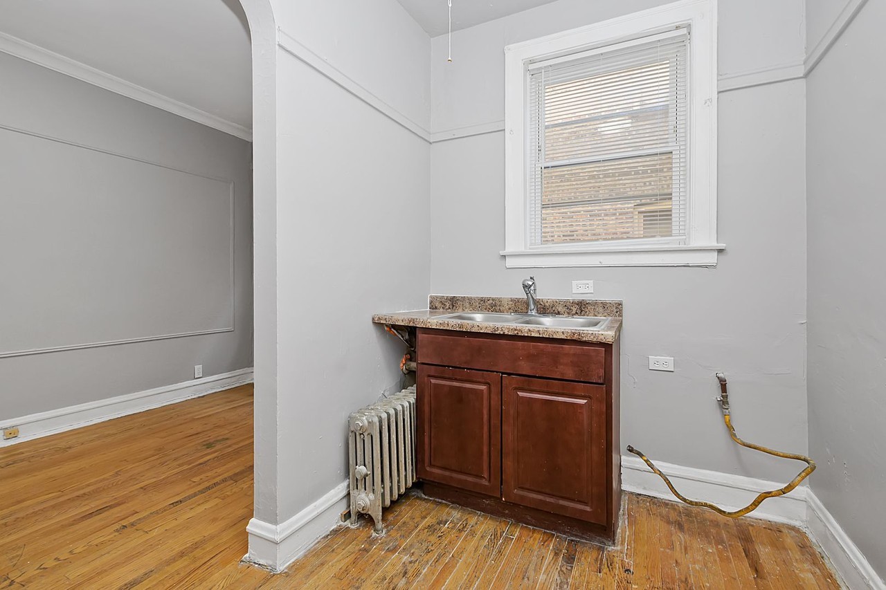 8139-8145 S Maryland Ave - Photo 6 of 7