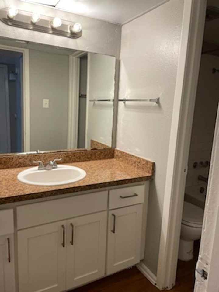 University Villas Apartments - Photo 7 of 41