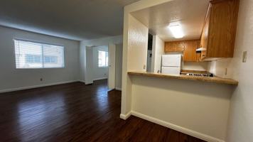 featured image of 960 W Chestnut Ave