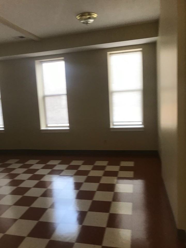 UV Seven Oaks - Photo 3 of 12