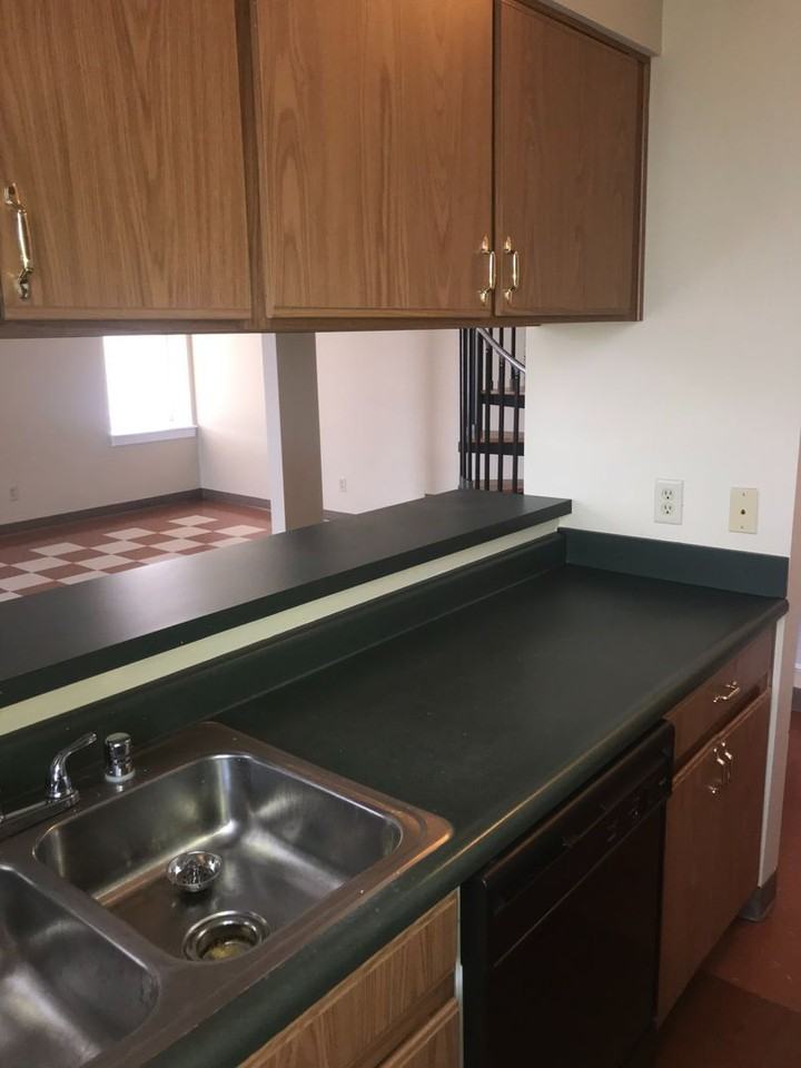 UV Seven Oaks - Photo 6 of 12