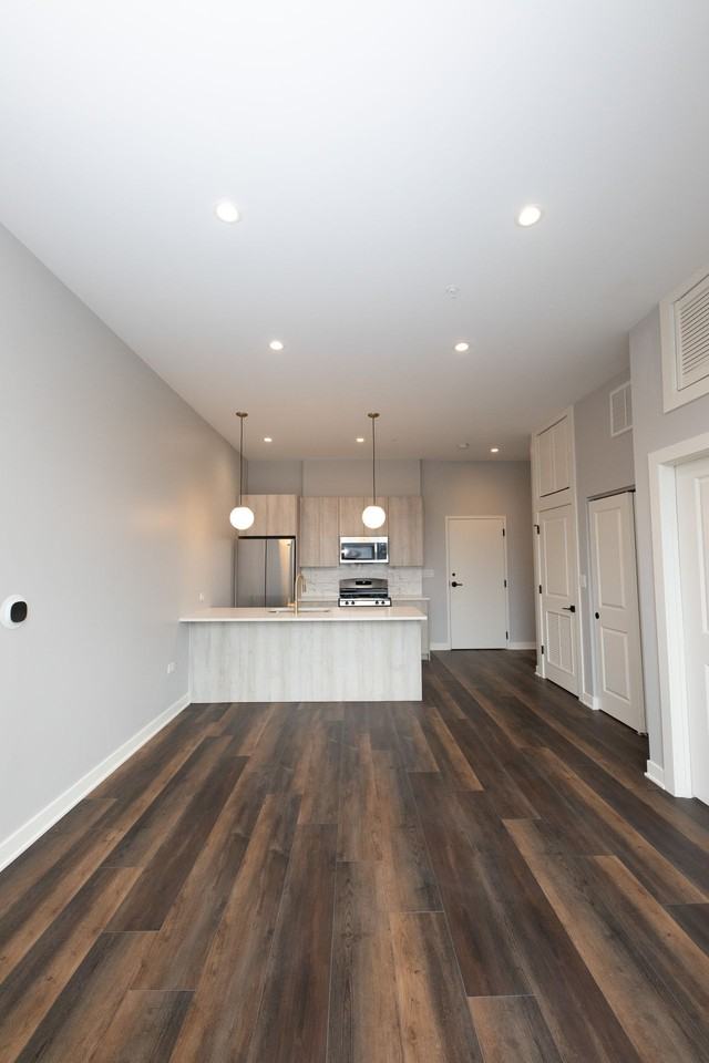 913 School - Photo 4 of 14