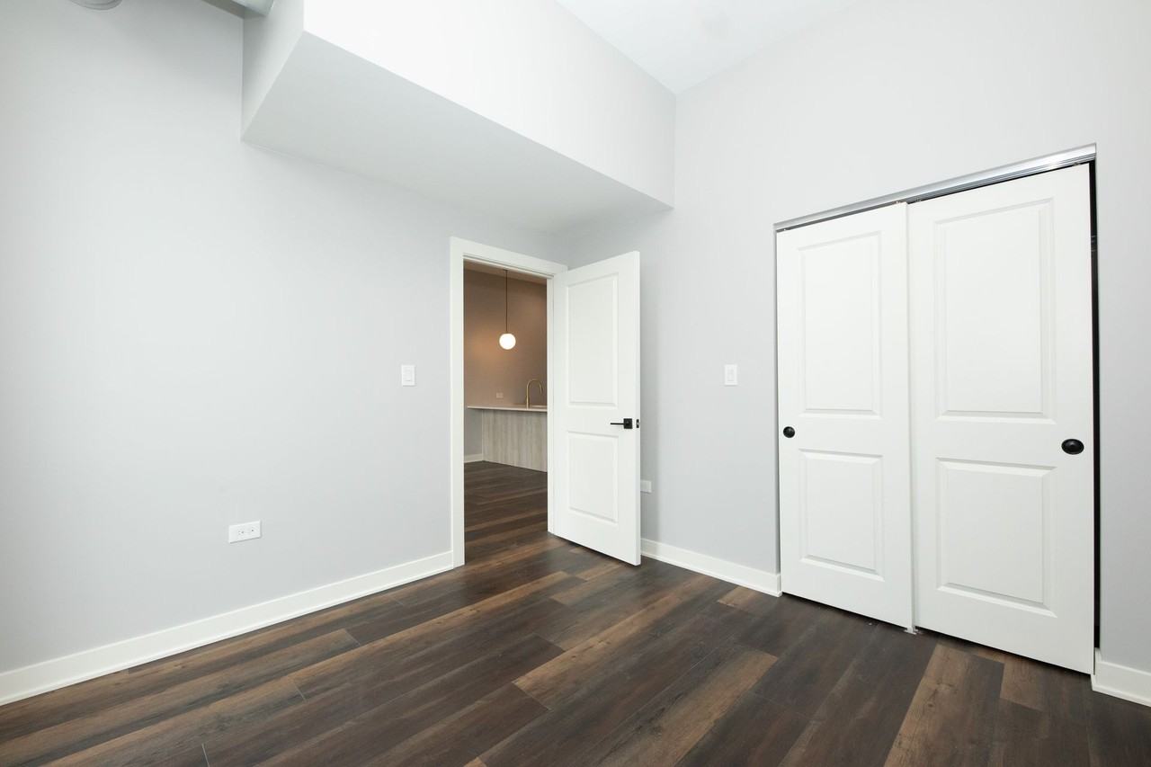 913 School - Photo 7 of 10