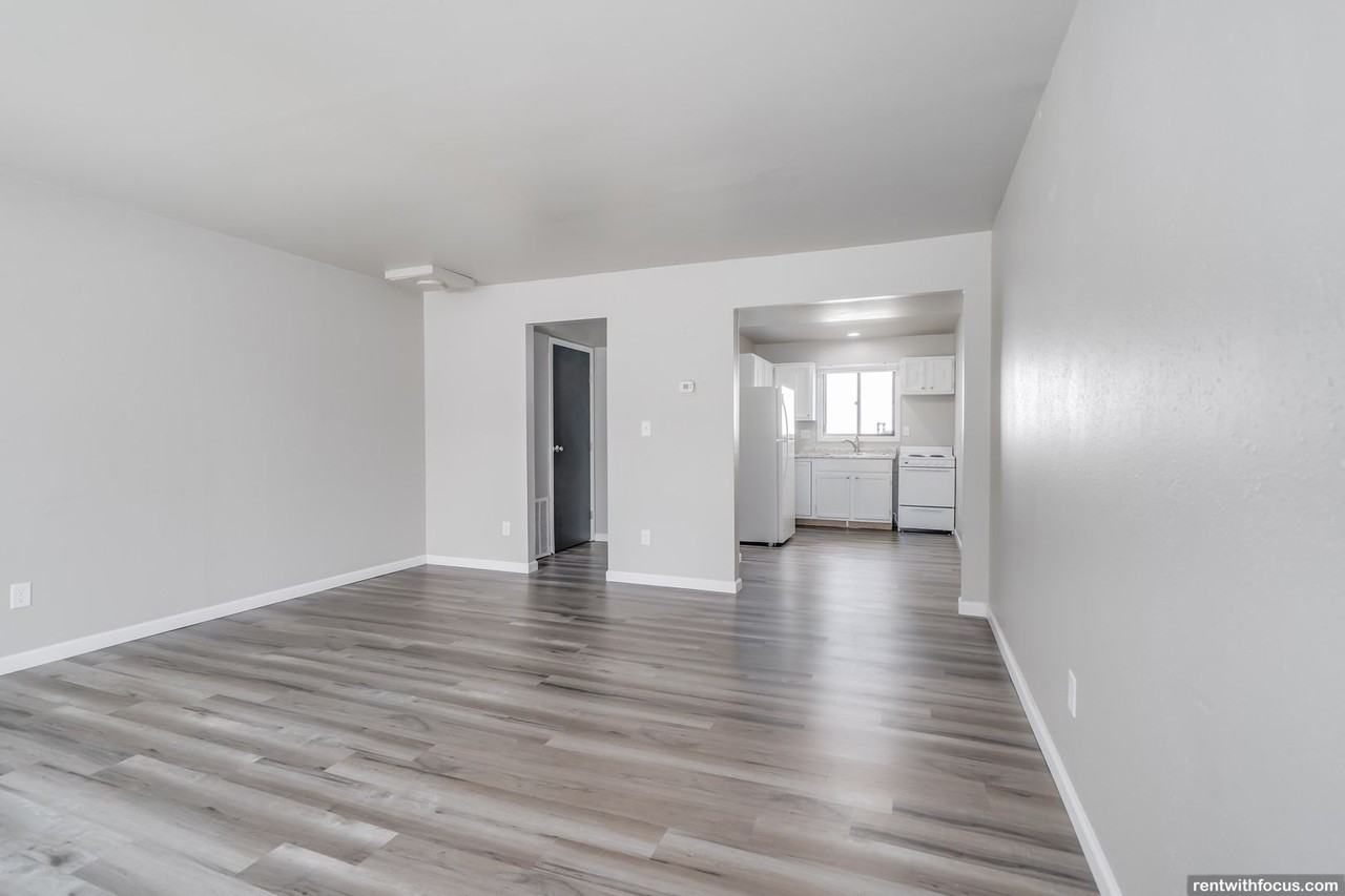 Sullivan Ridge 233 - 239 - Photo 2 of 11