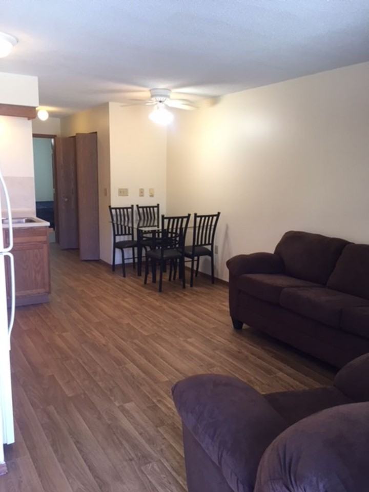 201 South Grove - Photo 6 of 15