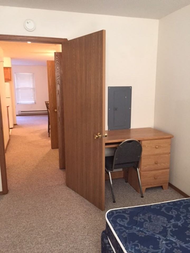 201 South Grove - Photo 7 of 13