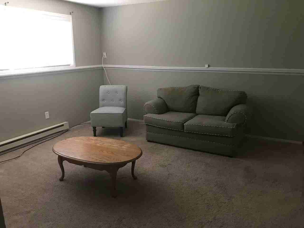 360 NW Thomas St. - Photo 2 of 13