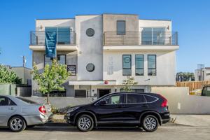 featured image of 5066 Romaine St