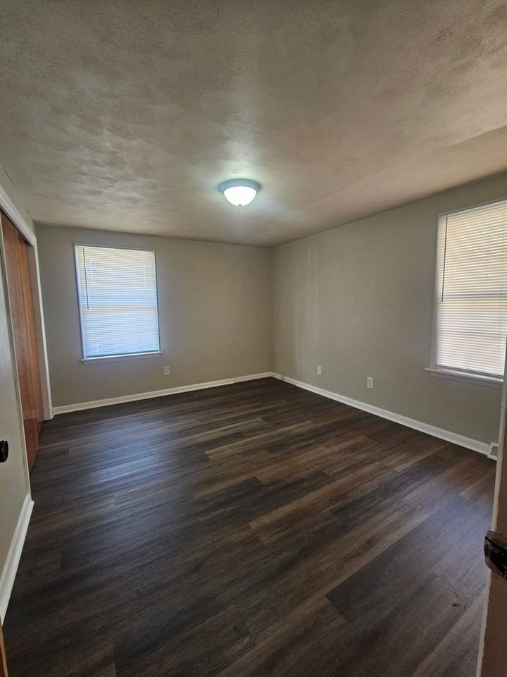 4425 Columbus Ave - Photo 3 of 6