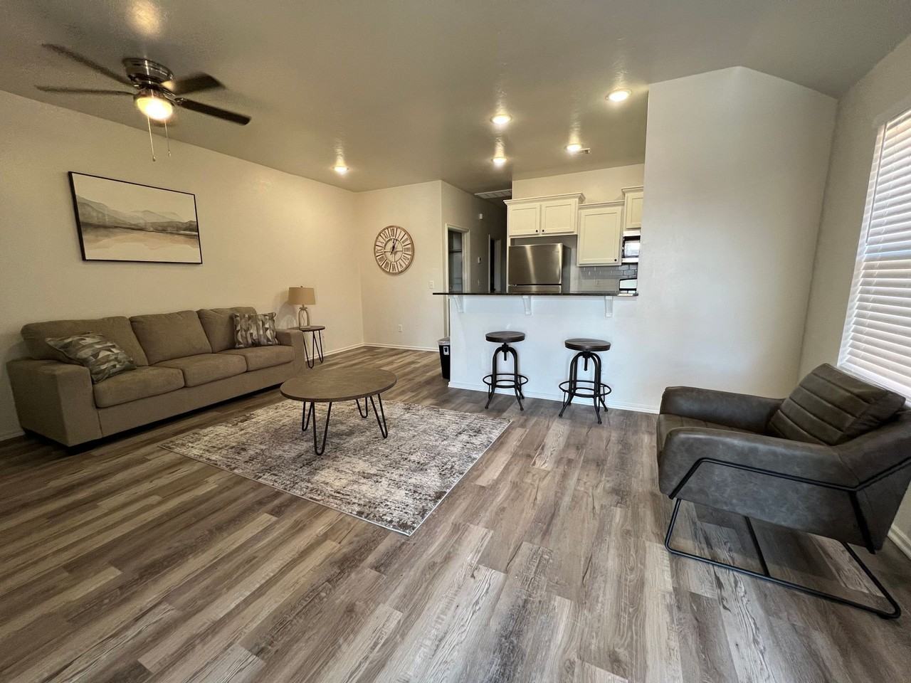 1209 SW OKLAHOMA UNIT A/B (FULLY FURNISHED!!!!!) - Photo 2 of 11