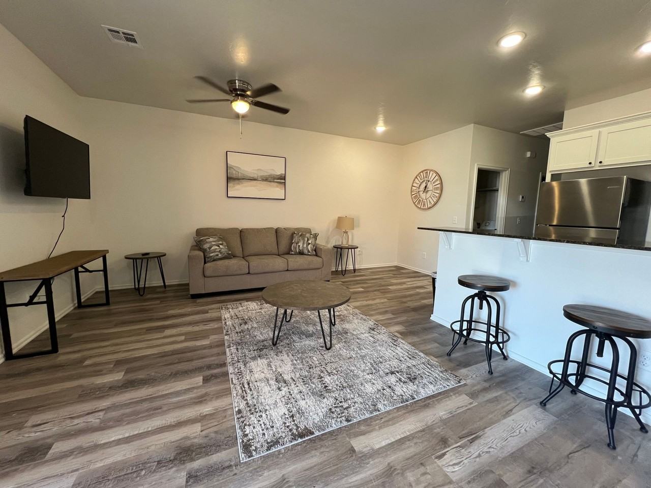 1209 SW OKLAHOMA UNIT A/B (FULLY FURNISHED!!!!!) - Photo 3 of 11