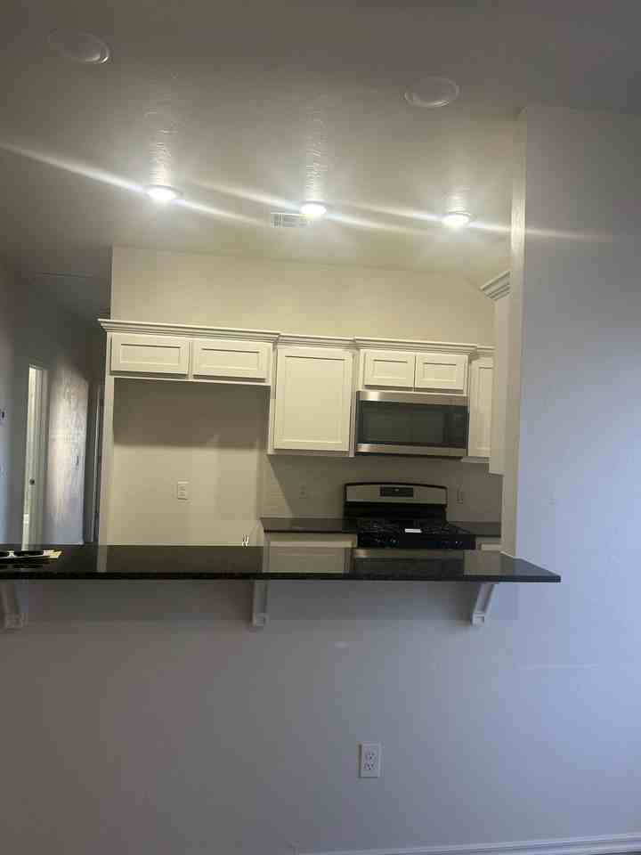 1211 SW Oklahoma - Photo 3 of 11