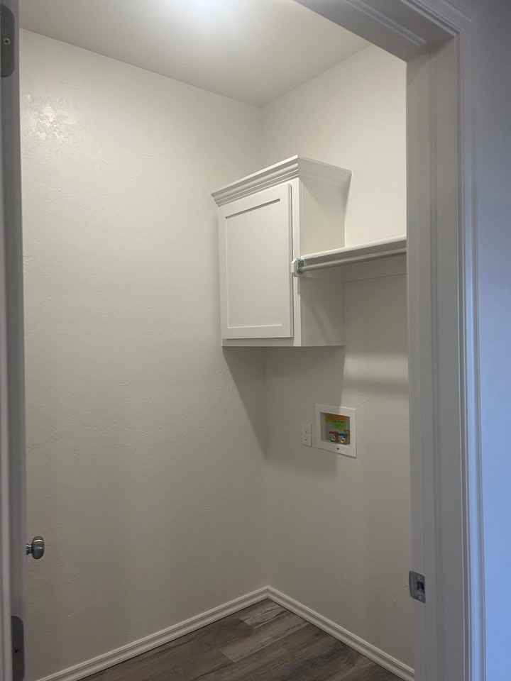 1211 SW Oklahoma - Photo 6 of 11