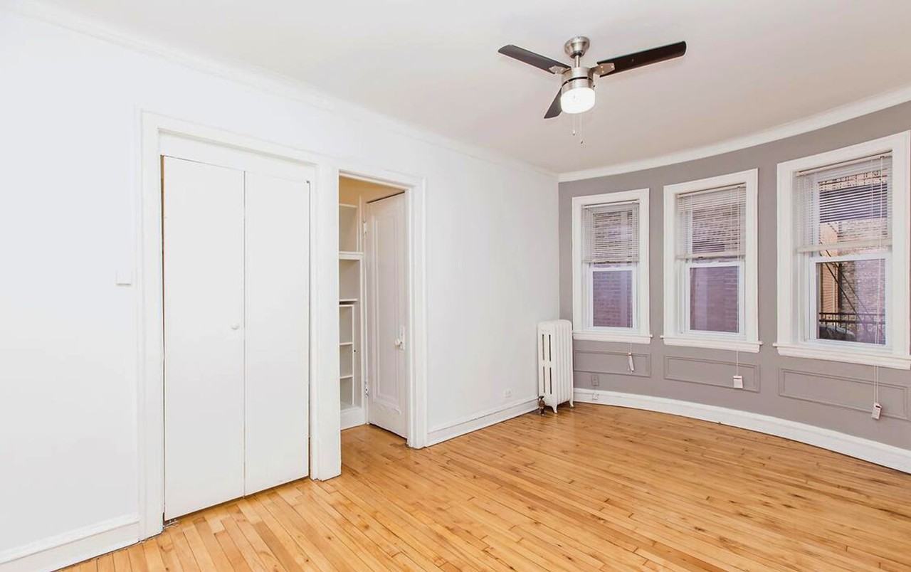 Edgewater - Photo 3 of 6