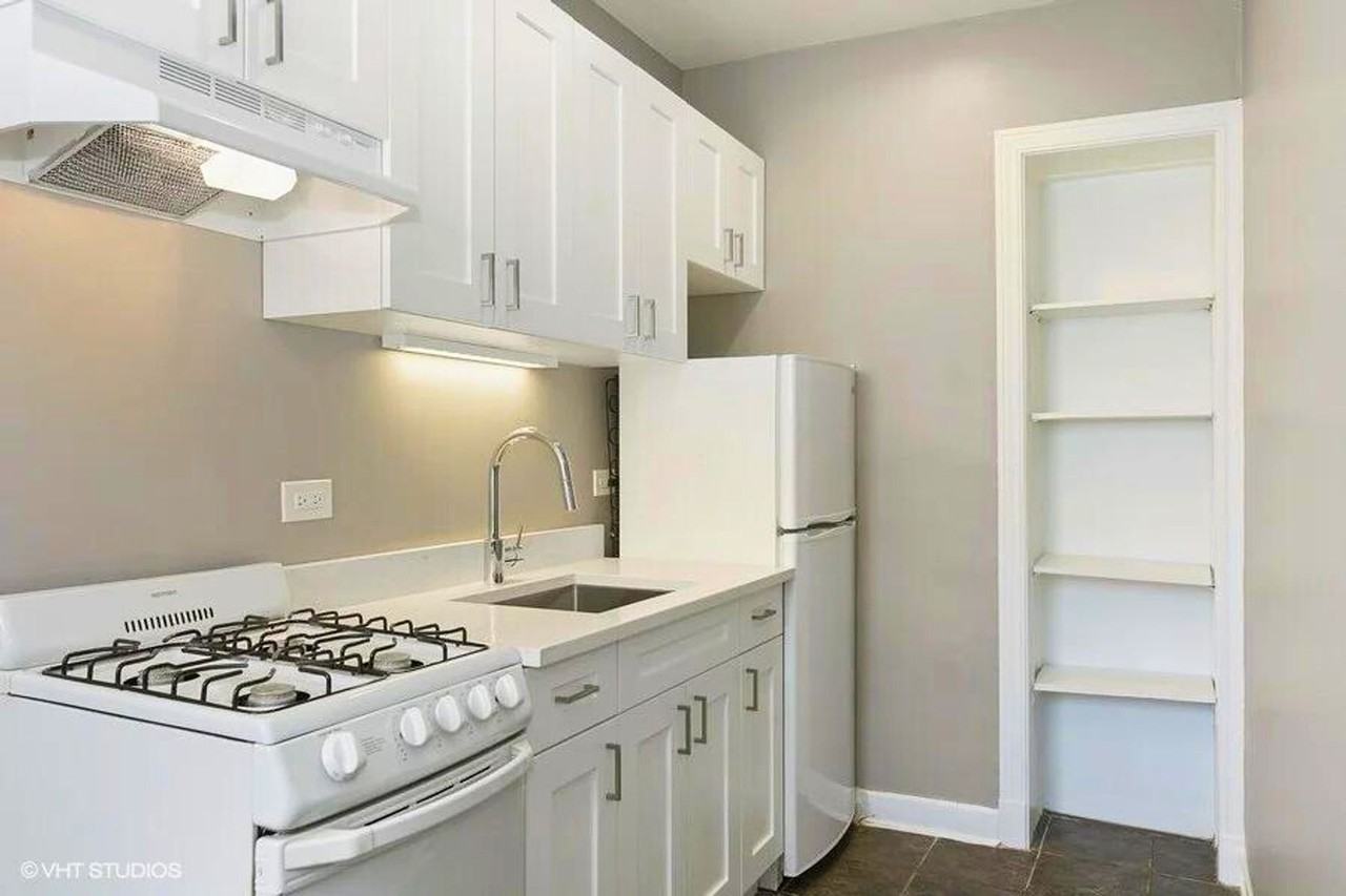 Edgewater - Photo 4 of 6