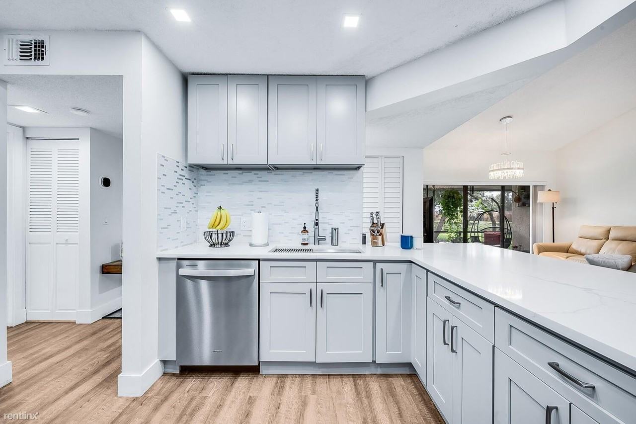 15 Via De Casas Sur #102 - Photo 3 of 19