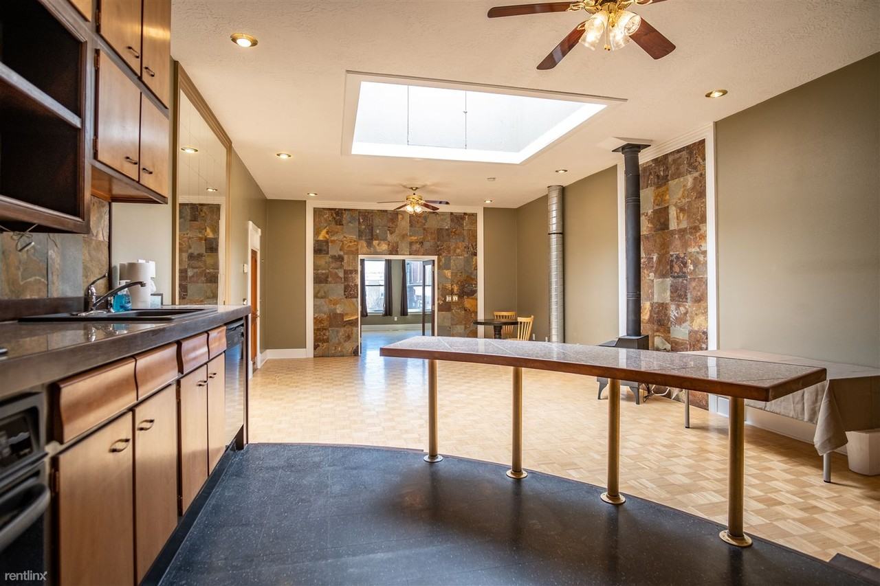 7 N Main St - Photo 2 of 14