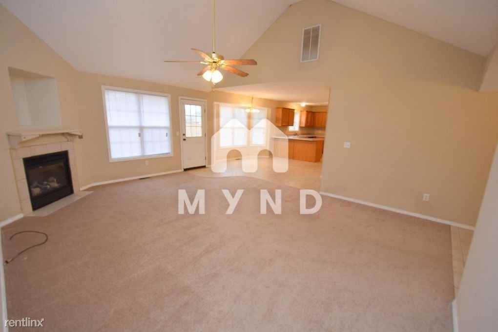1124 Woodland Rdg - Photo 3 of 21