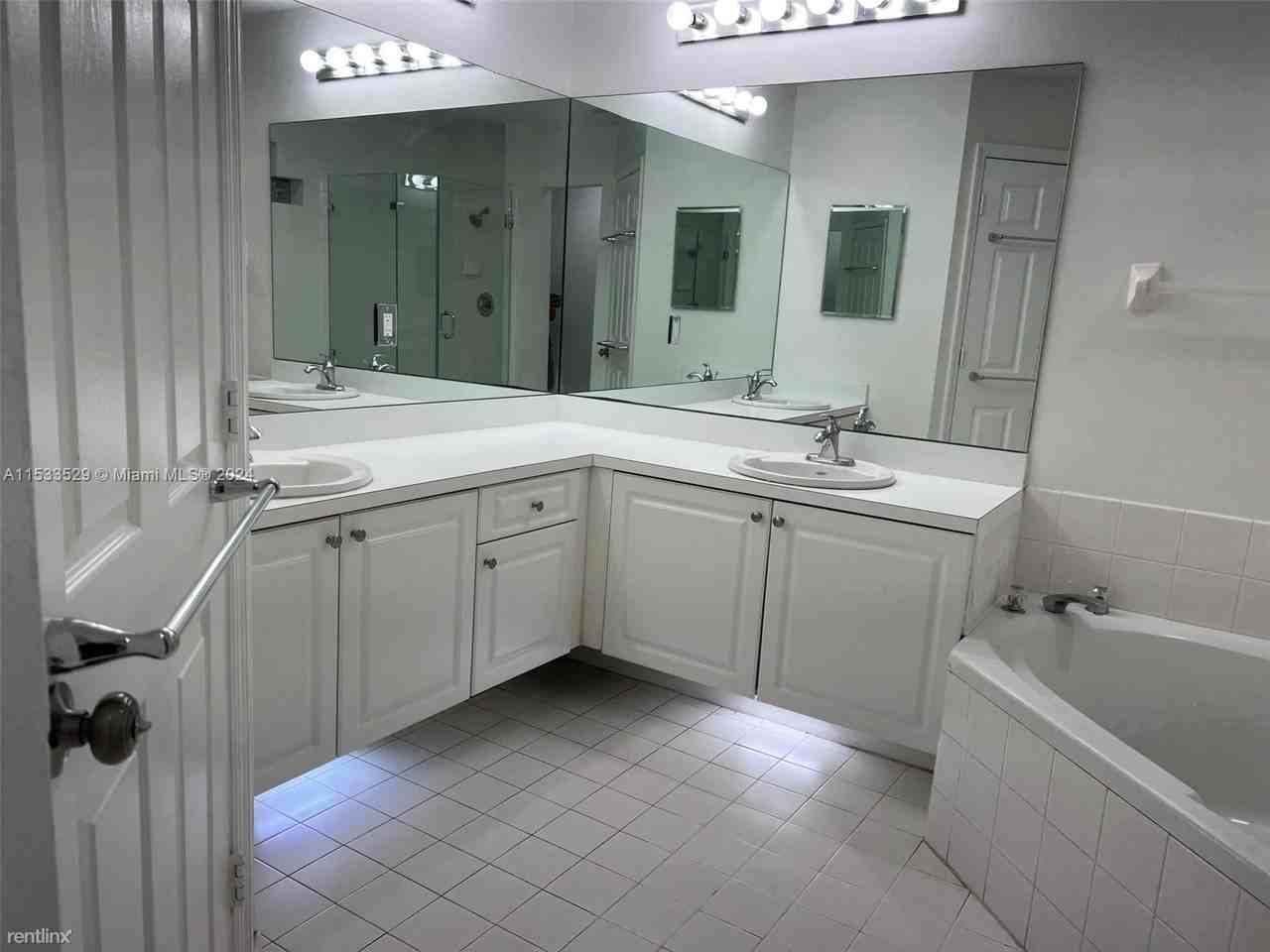 8113 Sw 157th Ct - Photo 3 of 14