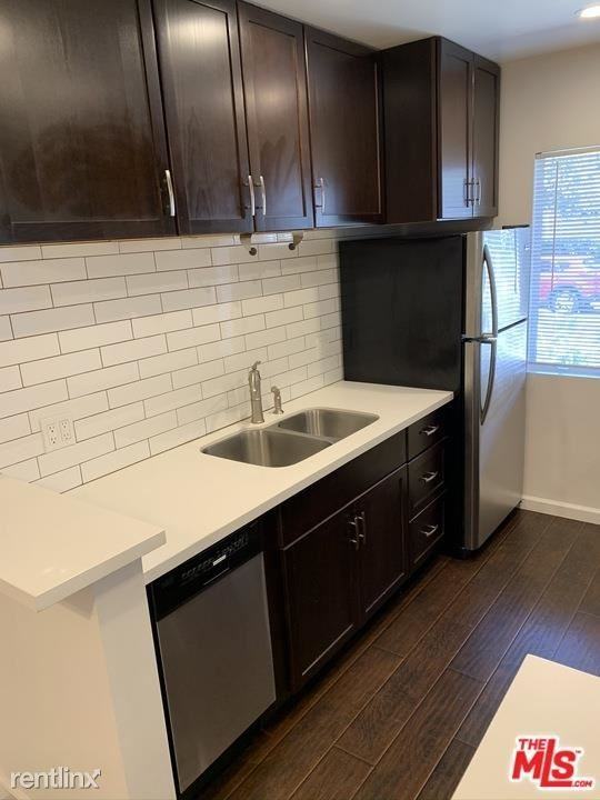 7924 Clinton St - Photo 2 of 12