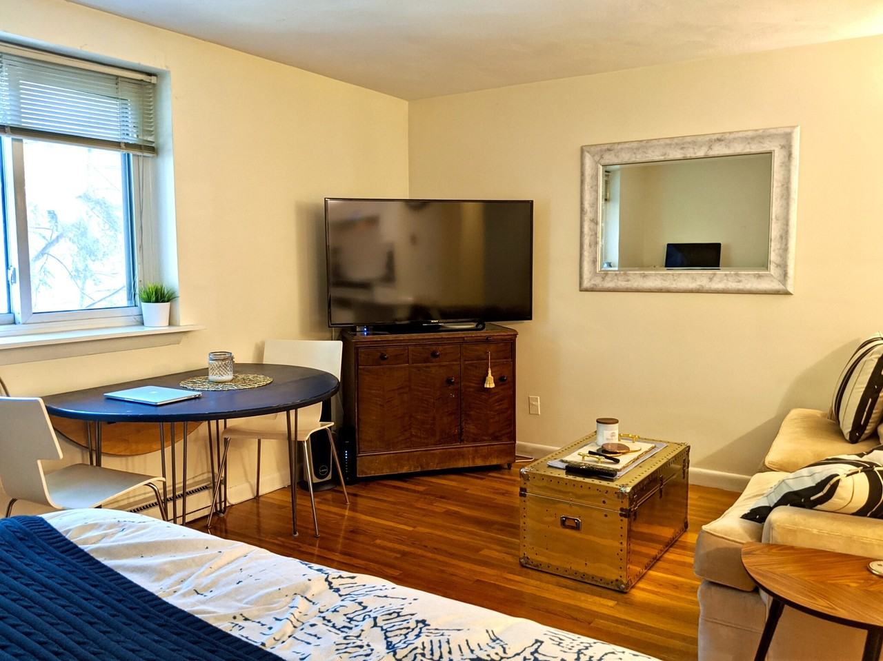 Englewood Ave #14 - Photo 2 of 7
