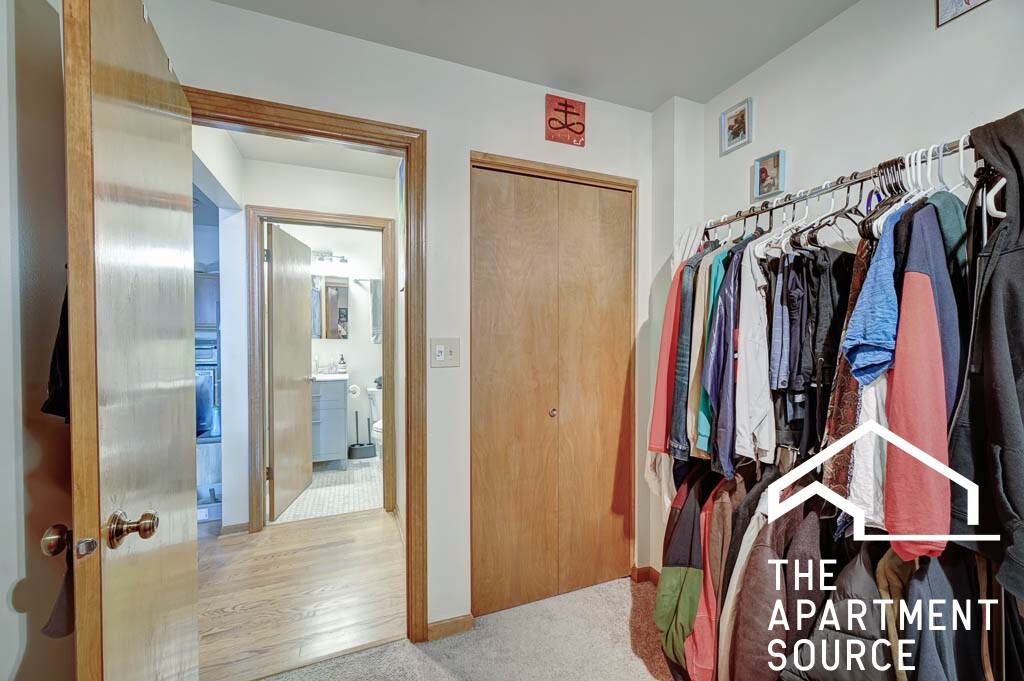 1160 W Grand Ave #2R - Photo 7 of 12