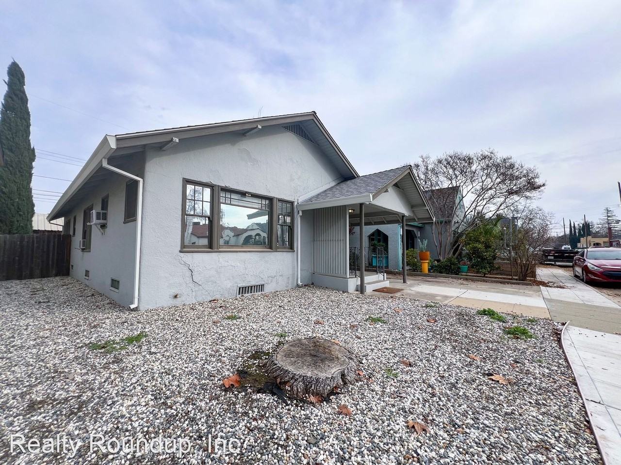 3165 O St - Photo 3 of 32