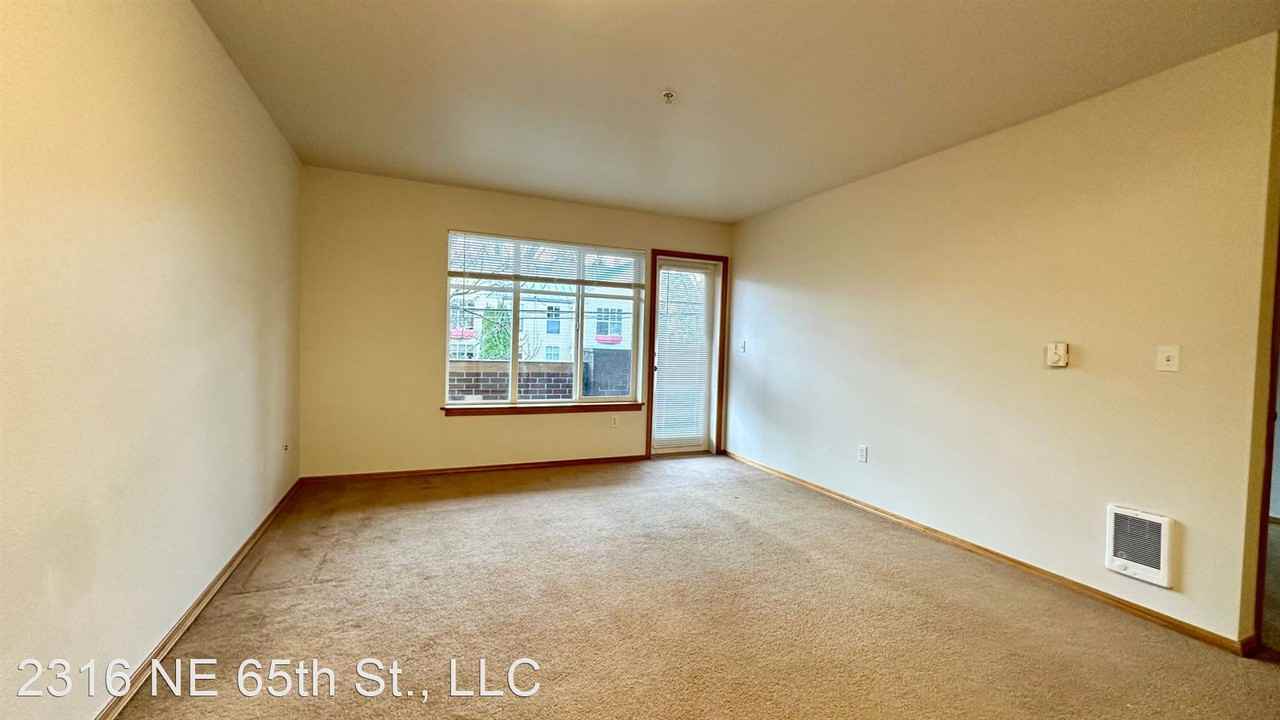 Varsity II Apartments - Photo 2 of 16