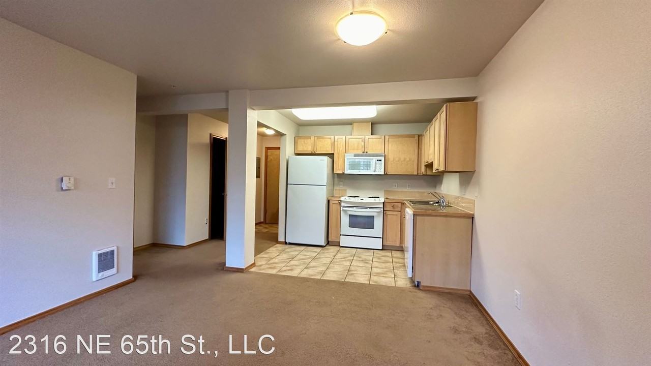 Varsity II Apartments - Photo 3 of 16