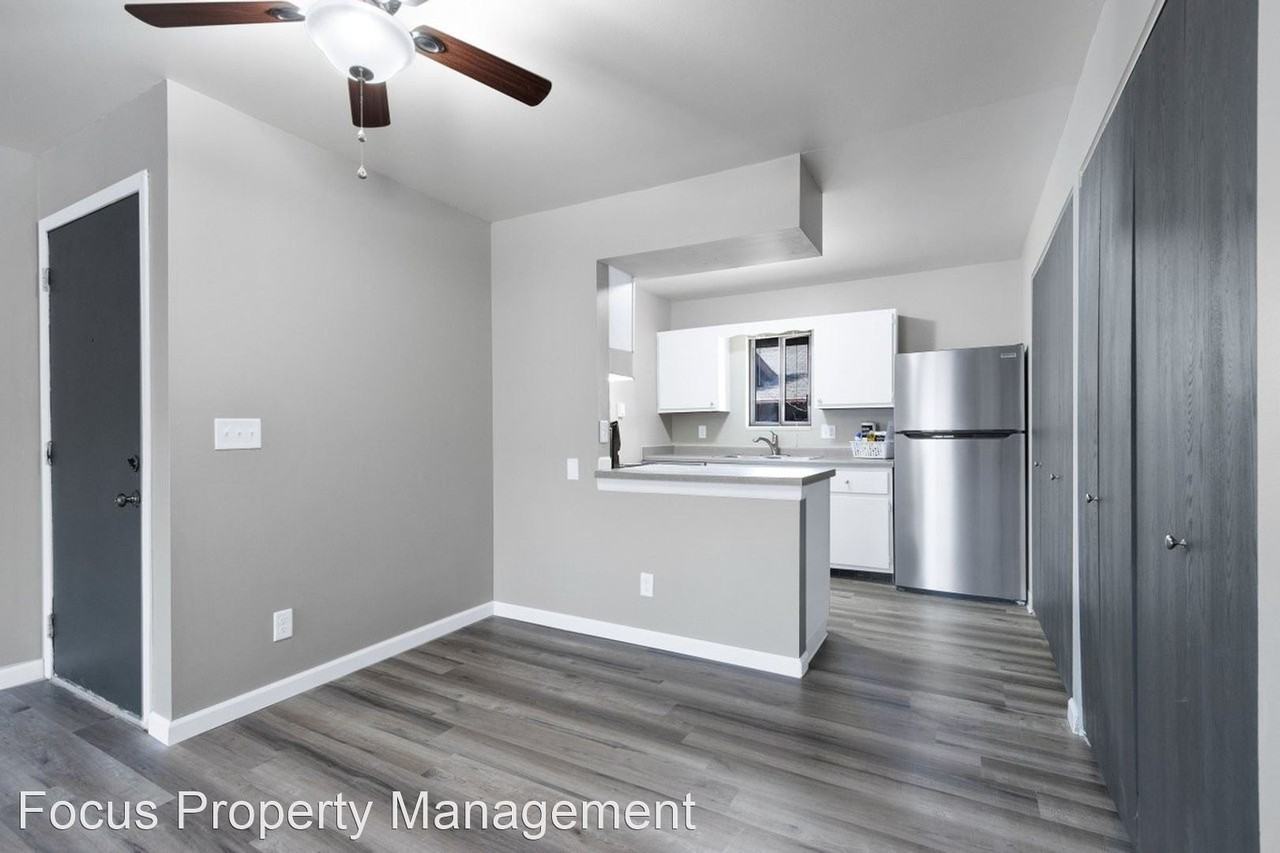 390 Bicentennial Ct. - Photo 2 of 24