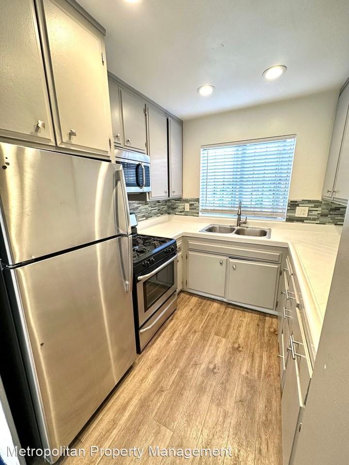 4270 34TH STREET - Photo 3 of 12