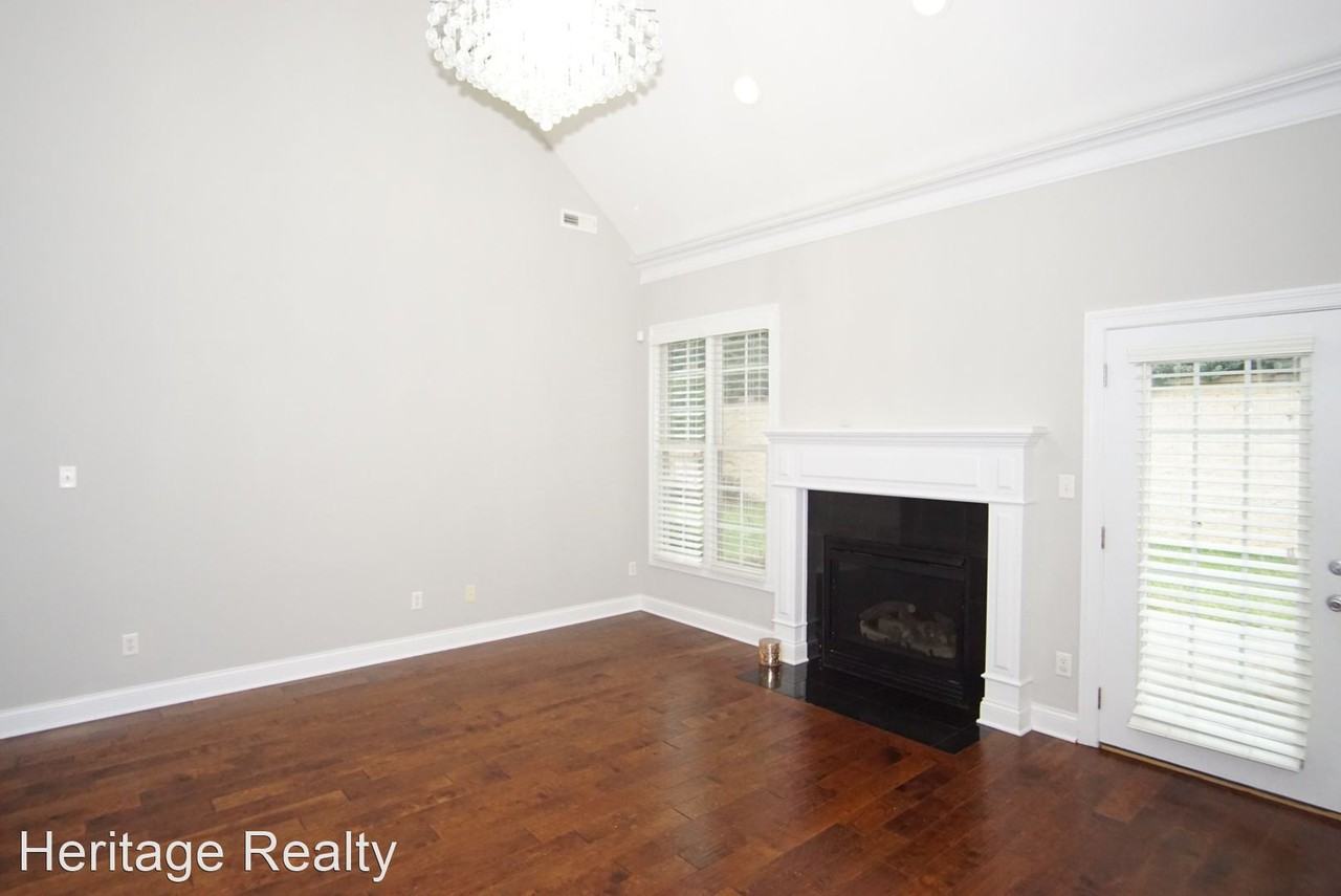 1850 Stone Harbor Way - Photo 3 of 34