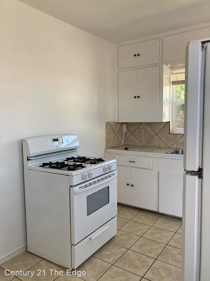 1412 N Ochoa St - Photo 3 of 12