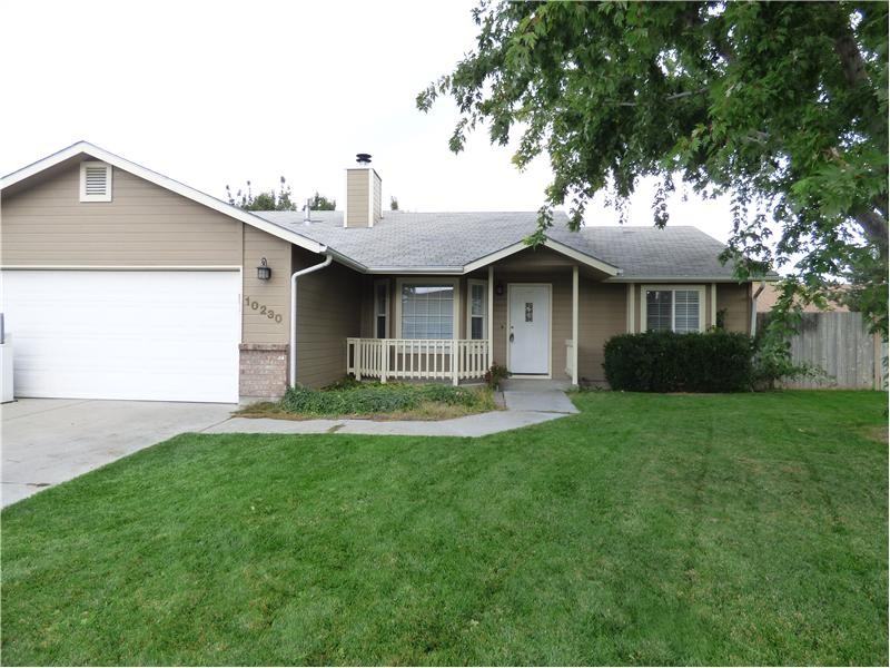 10230 W Greenleaf Ct - Photo 2 of 17