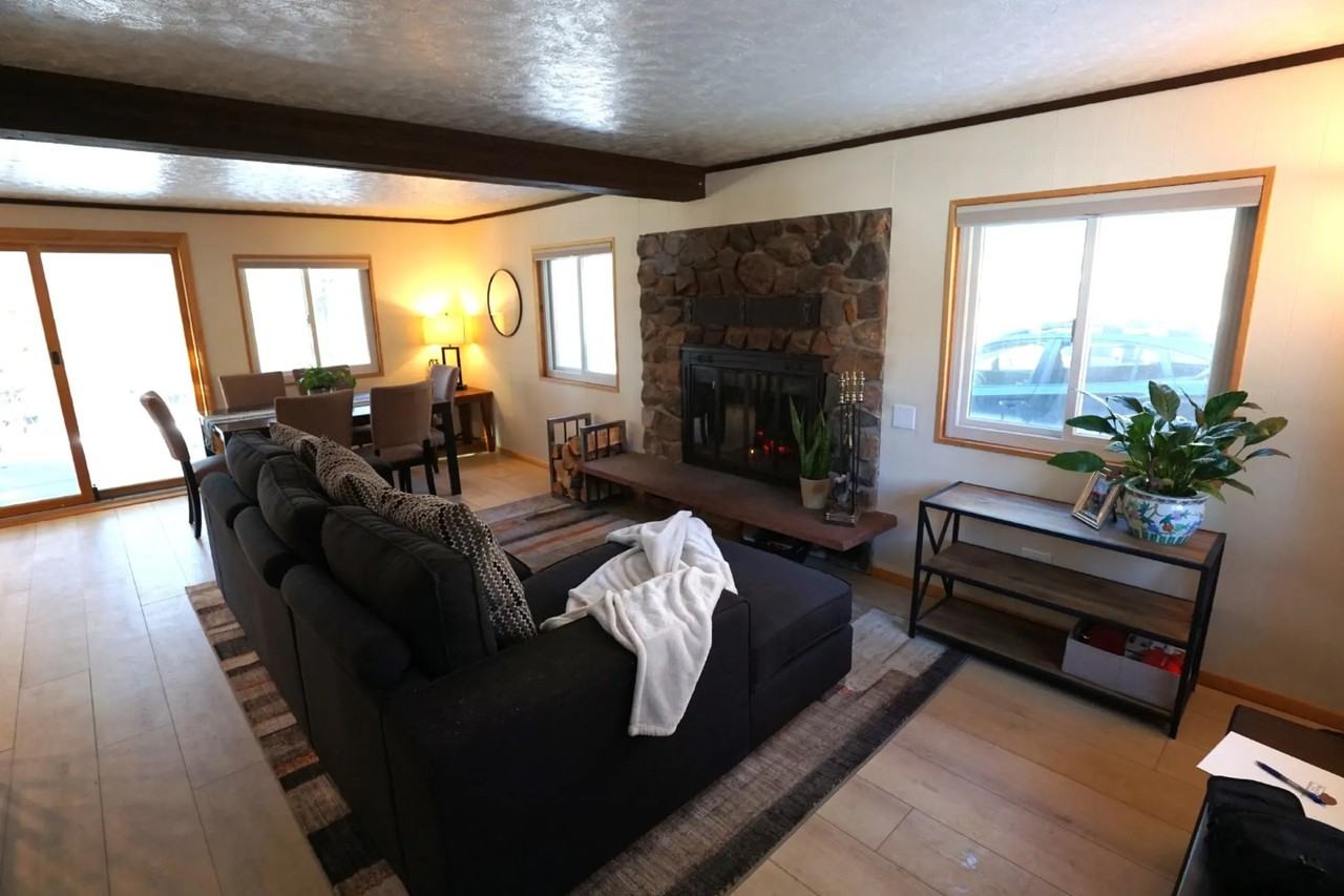 31002 Haldimand Dr - Photo 3 of 10