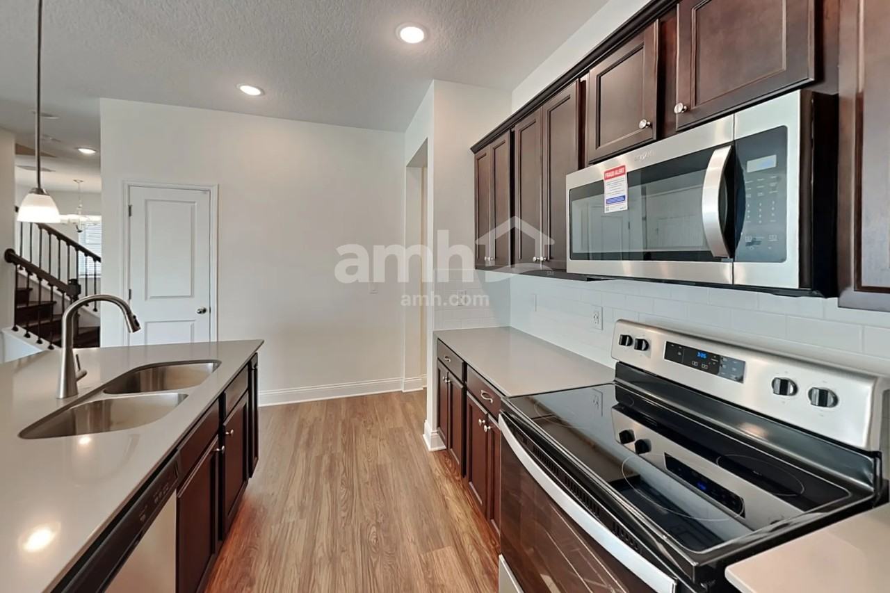1014 Summer Stone Loop - Photo 3 of 23