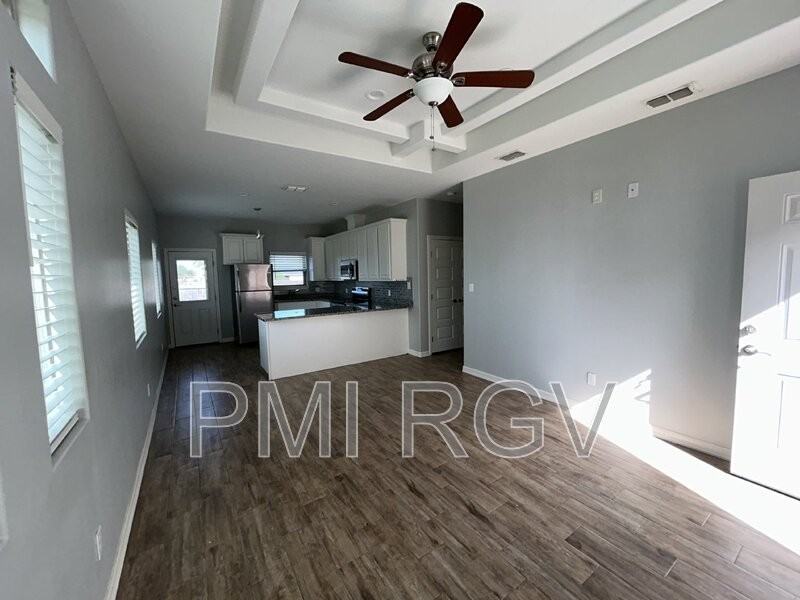 2100 Jackson St #2 - Photo 3 of 13
