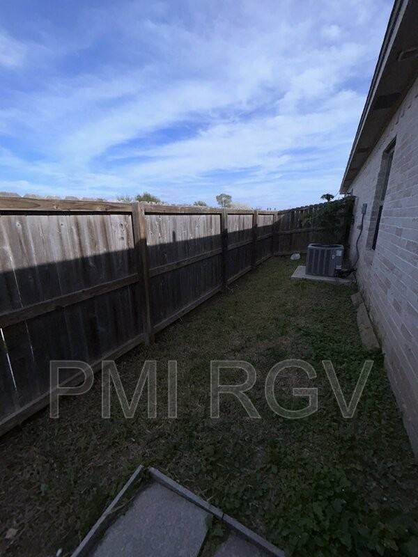 2100 Jackson St #2 - Photo 5 of 13