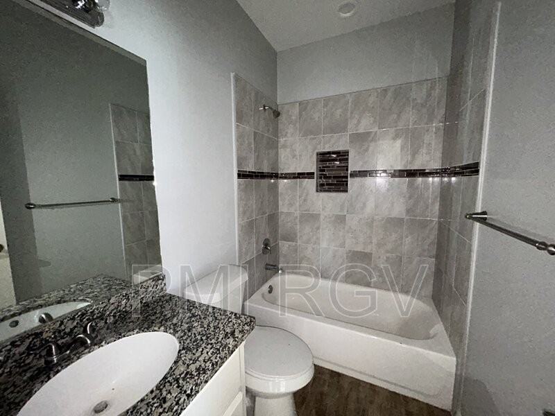 2100 Jackson St #2 - Photo 6 of 13
