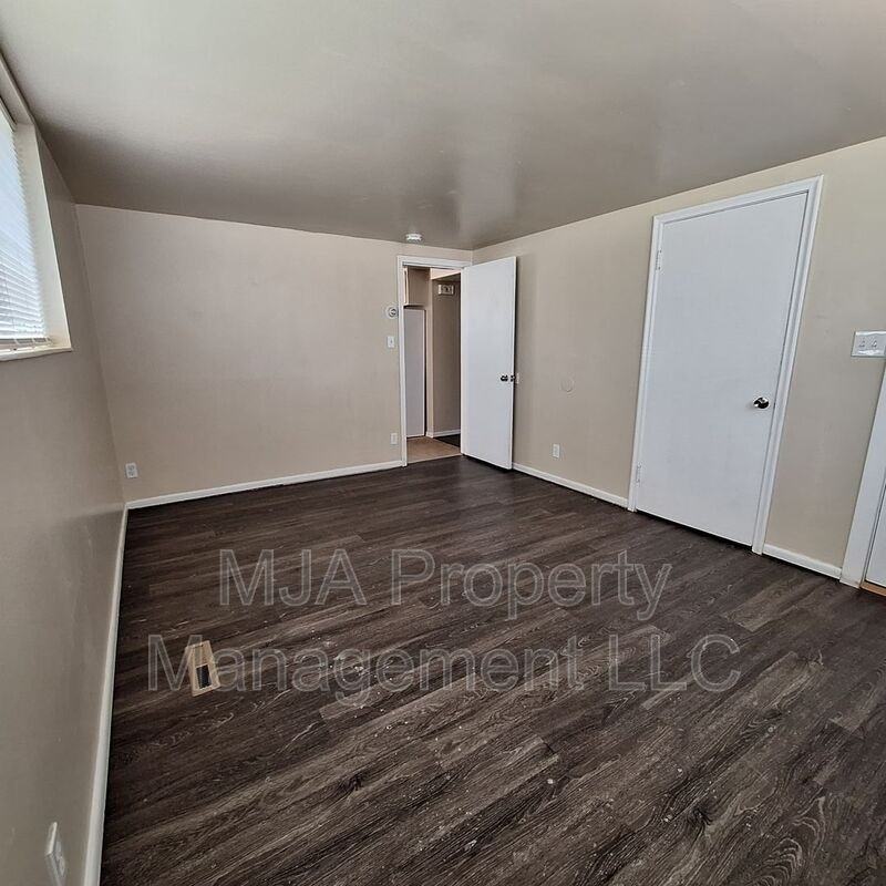 740 W Wasatch St - Photo 3 of 18