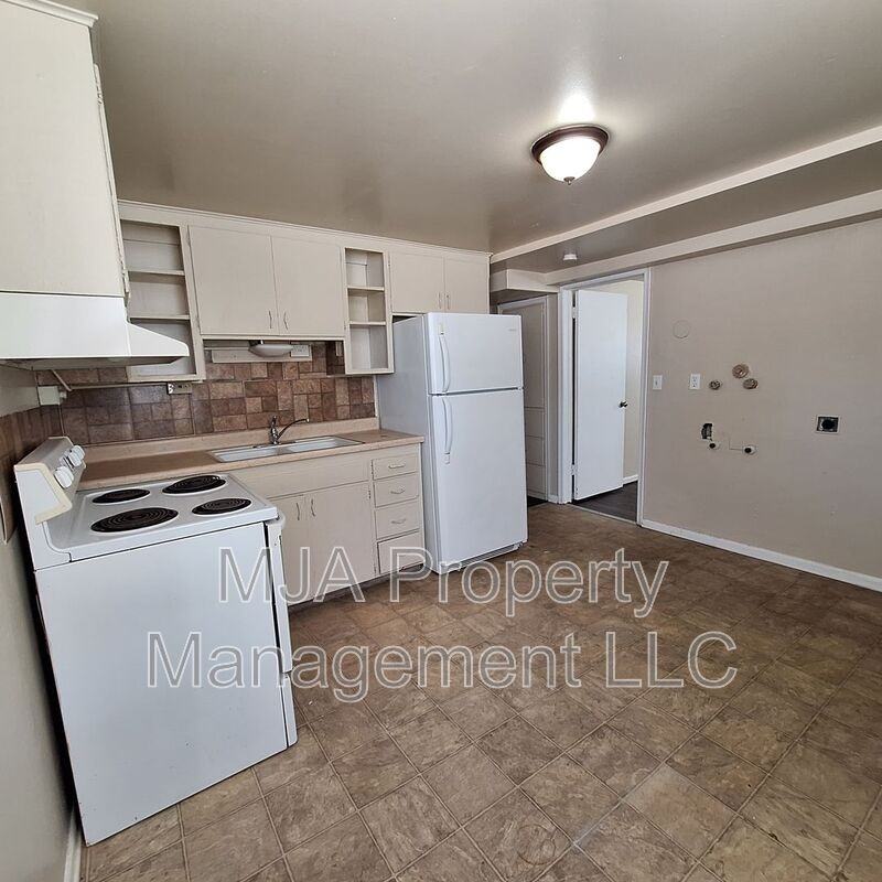 740 W Wasatch St - Photo 7 of 18