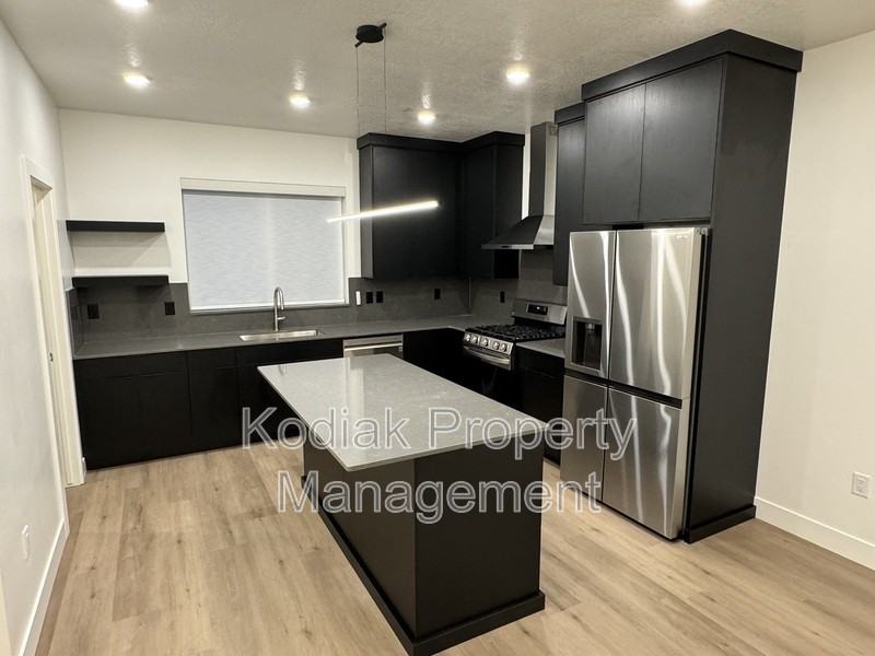 765 Nw #204 - Photo 4 of 18