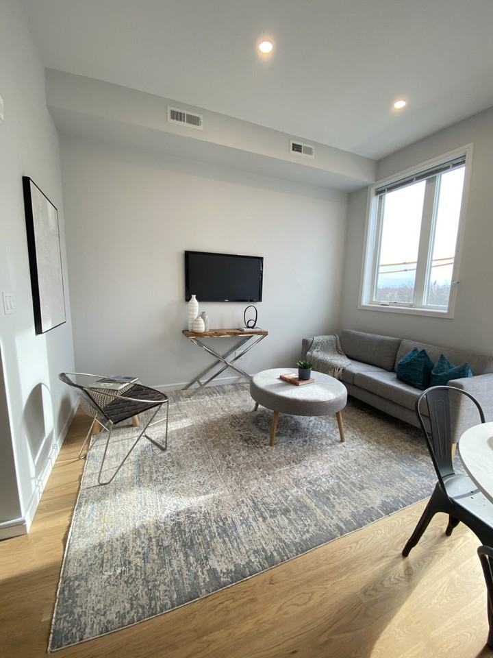 385 Pleasant St #7 - Photo 2 of 14
