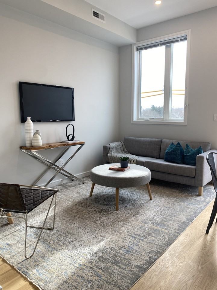 385 Pleasant St #7 - Photo 3 of 14