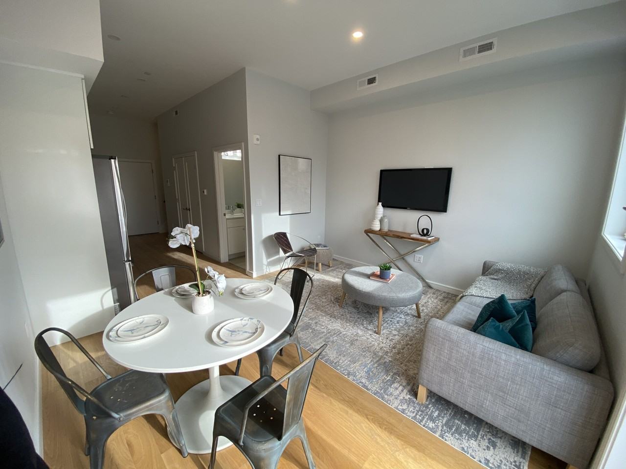 385 Pleasant St #7 - Photo 6 of 14