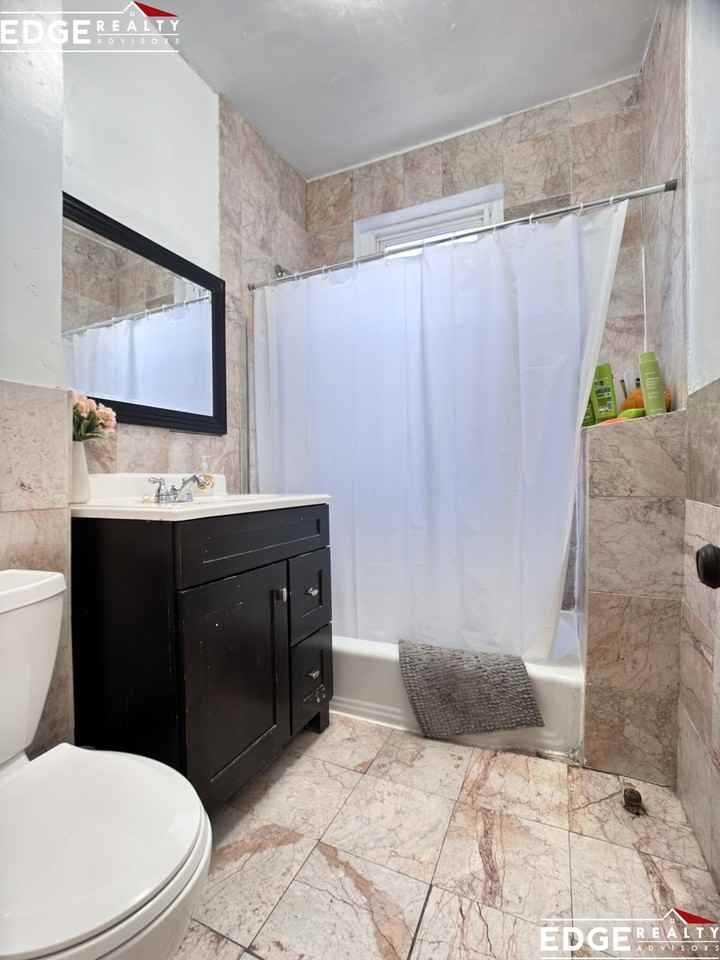 137 Chiswick Rd #5 - Photo 5 of 10