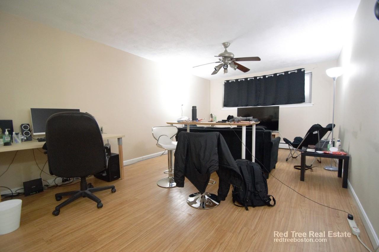 23 Radcliffe Rd #106 - Photo 4 of 5