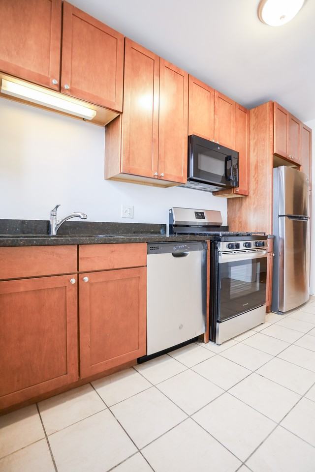 4316 North Keystone Avenue #1A - Photo 2 of 10