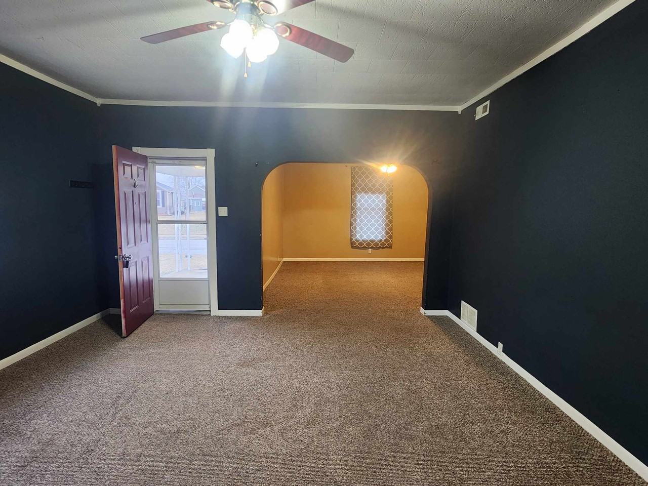 318 S Harrison St - Photo 3 of 15